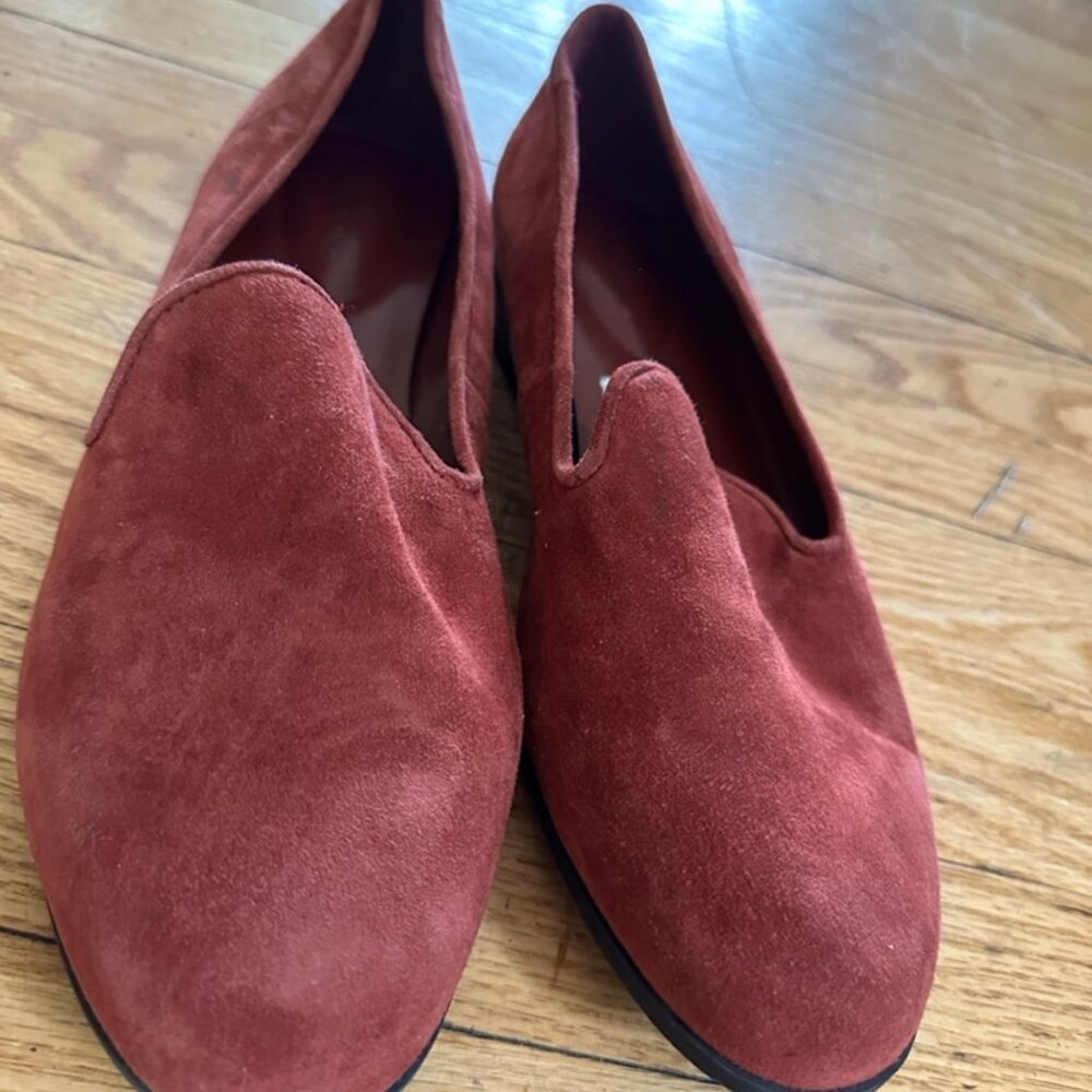 Bandolino suede rust-colored flats.